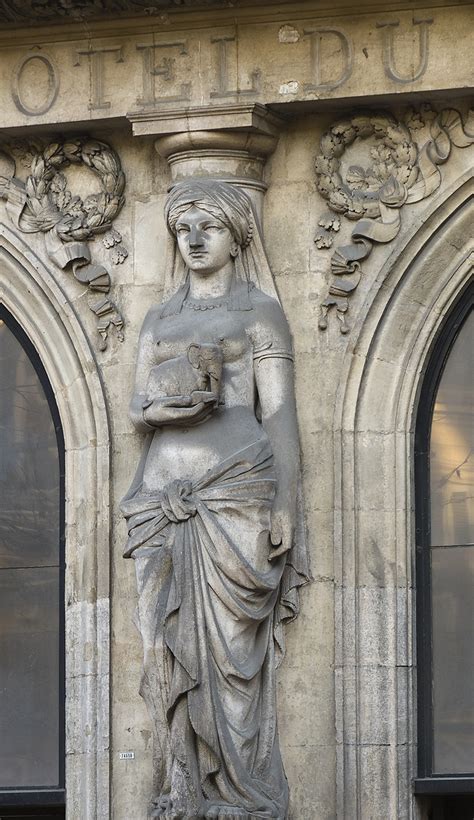 colonne femme|Cariatide — Wikipédia